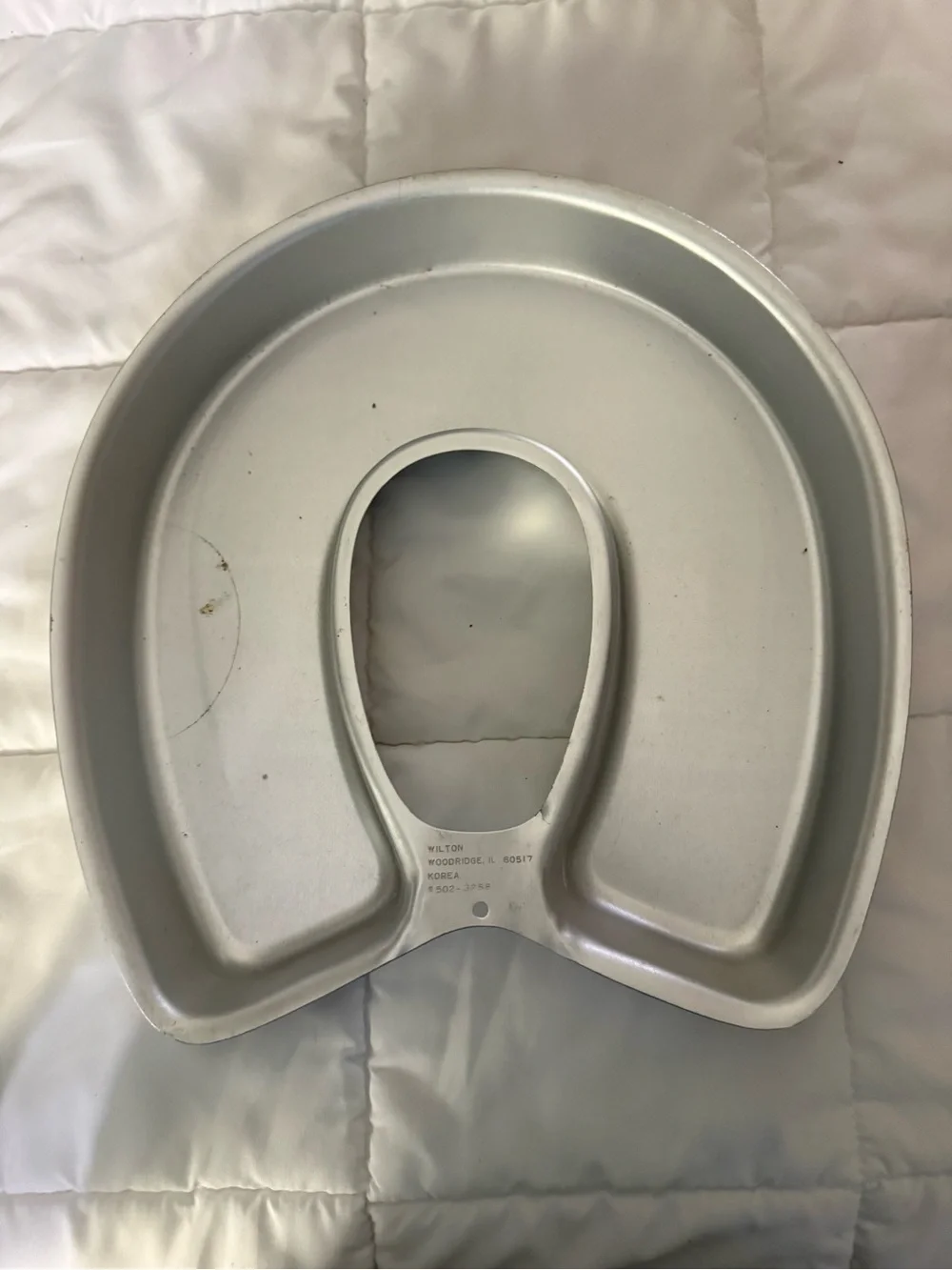 Wilson Horseshoe Cake Pan - Silver Aluminum